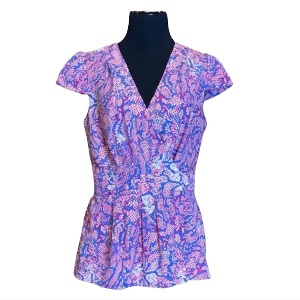 Banana Republic Printed wrap Top Size Medium